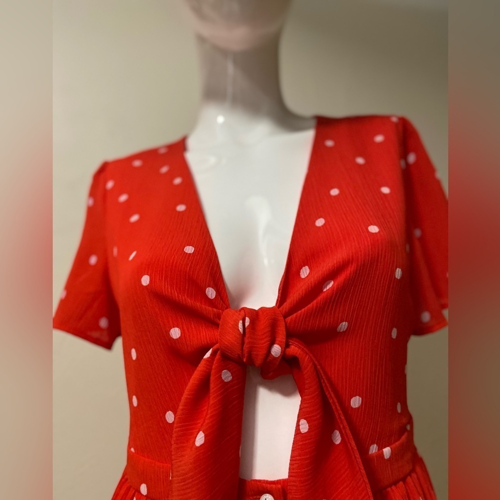 Everly~NWOT~Orange/White Polka Dot Crepe~Peek-A-Boo Front Tie~Midi Dress~Size M - Picture 4 of 16